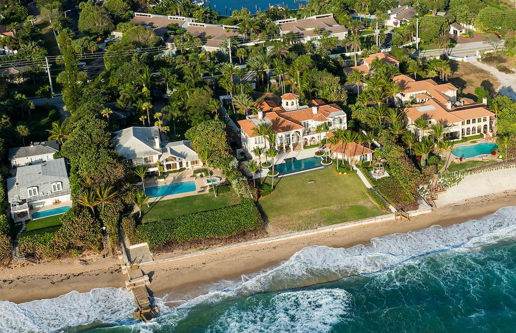 aerial view of palm beach florida homes on the coast